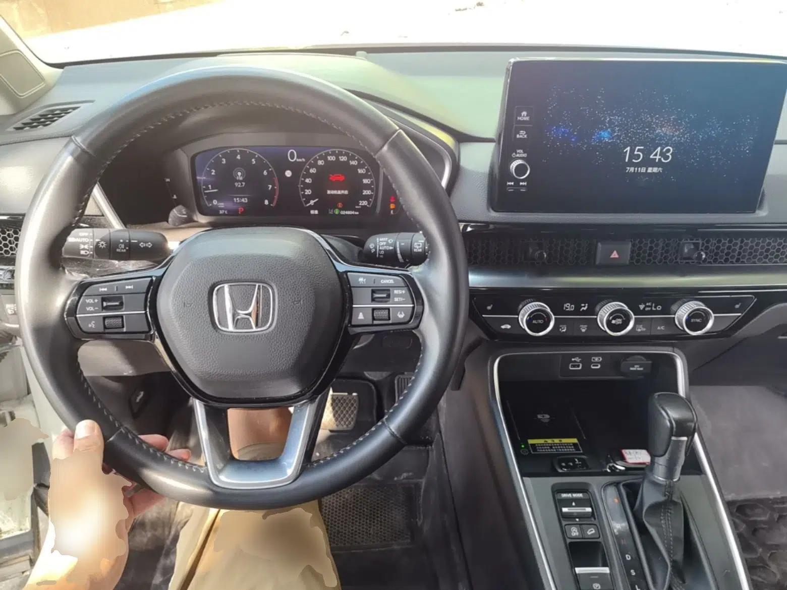 Honda CR-V 2023 240TURBO Two-Wheel Drive Deluxe Edition 7 Seats — миниатюра 17