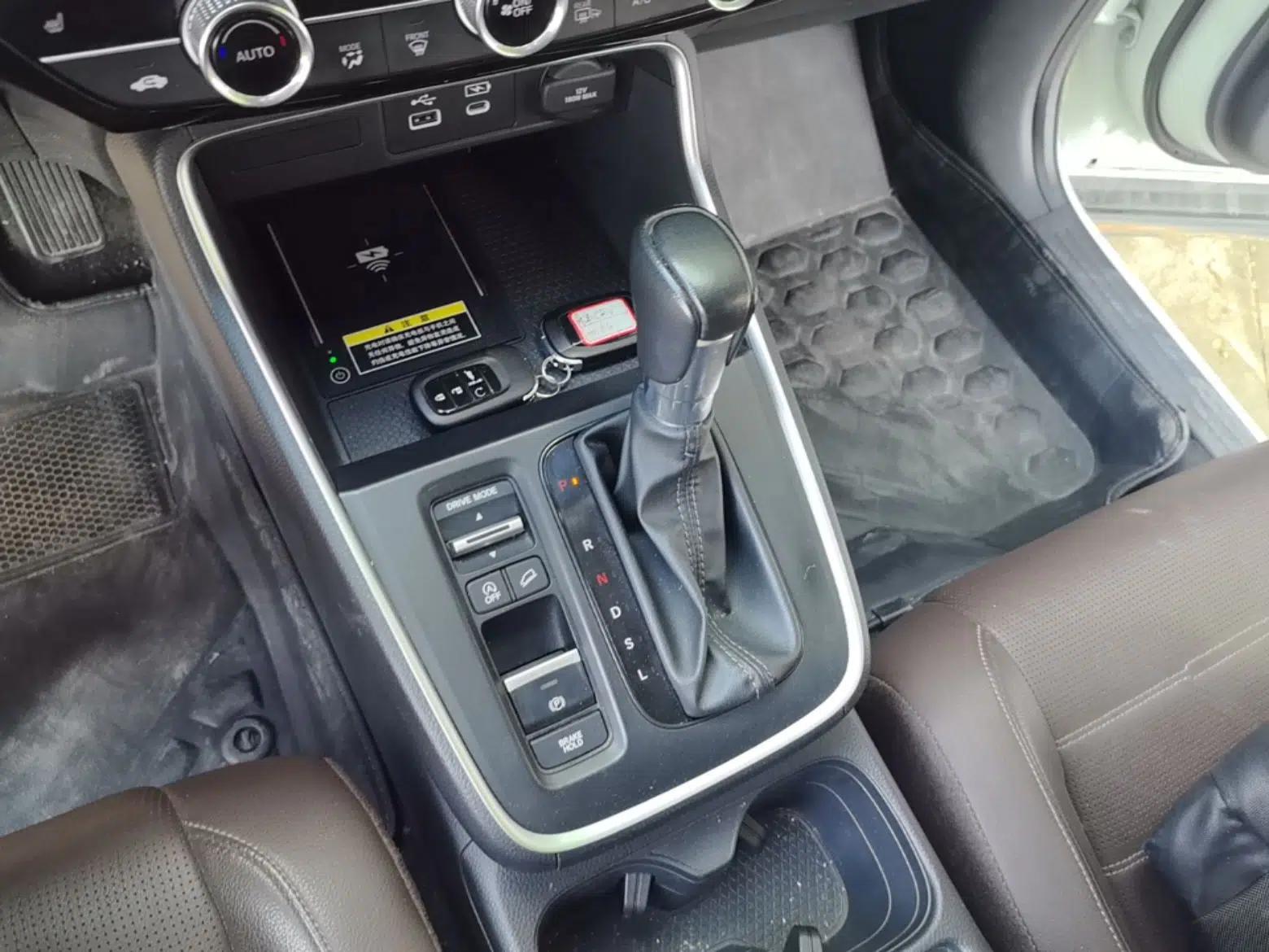 Honda CR-V 2023 240TURBO Two-Wheel Drive Deluxe Edition 7 Seats — миниатюра 21
