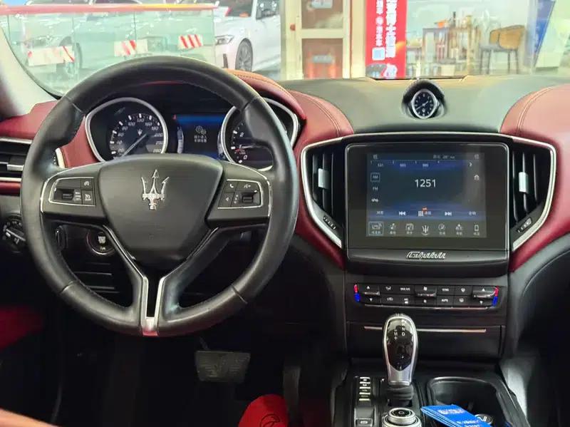 2014 Ghibli 3.0T Standard Edition — миниатюра 12