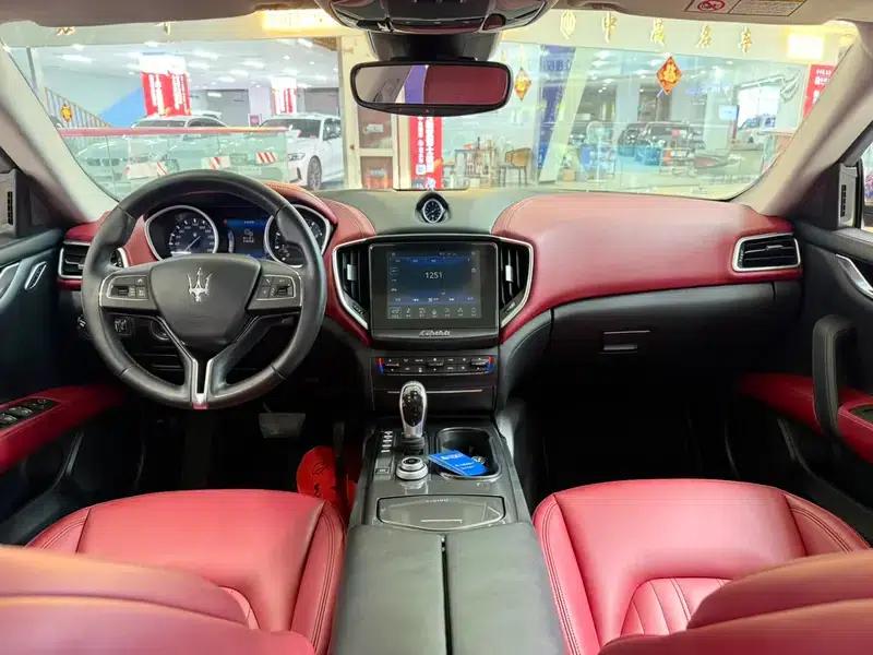2014 Ghibli 3.0T Standard Edition — миниатюра 10