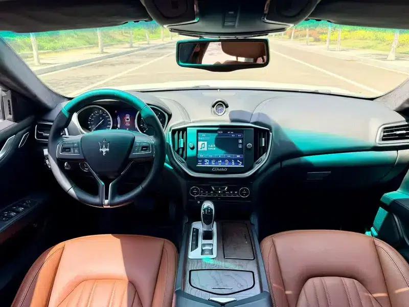 2014 Ghibli 3.0T Standard Edition — миниатюра 7