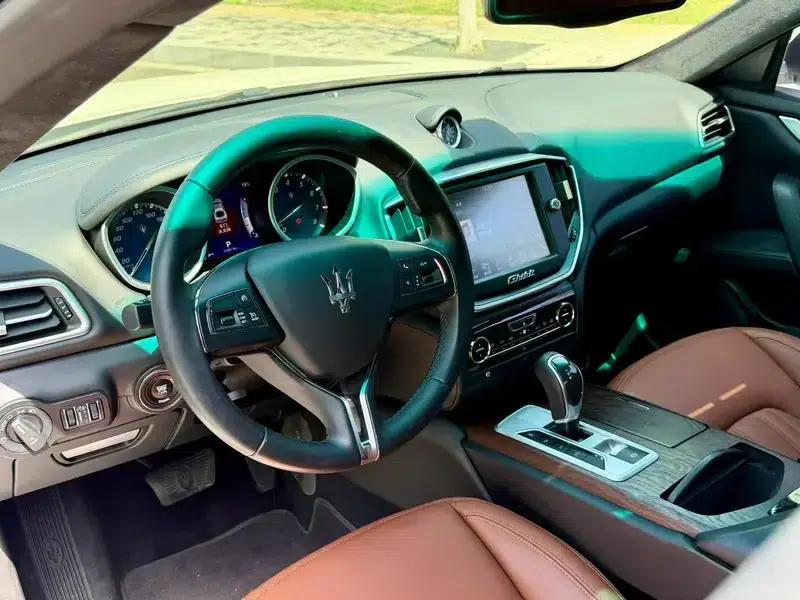 2014 Ghibli 3.0T Standard Edition — миниатюра 8