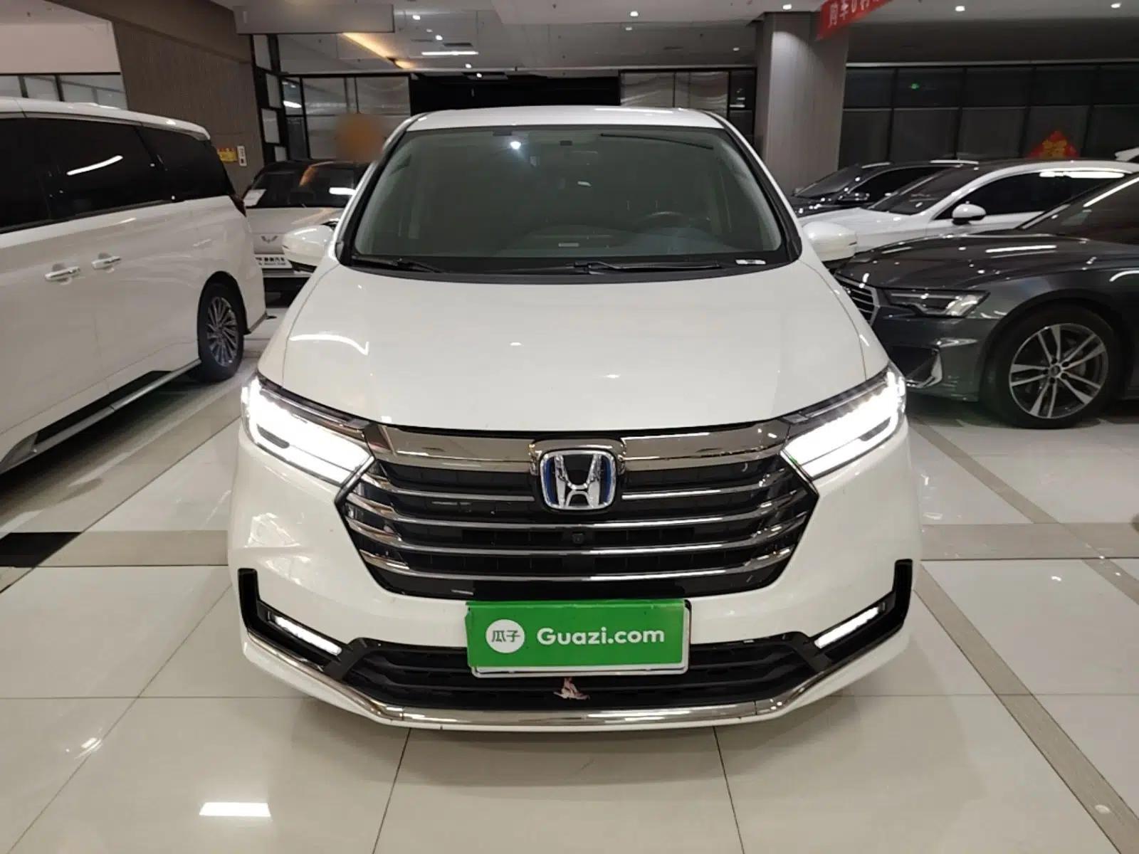 Honda Odyssey 2024 2.0L eHEV Sharp & Enjoy Edition — миниатюра 2
