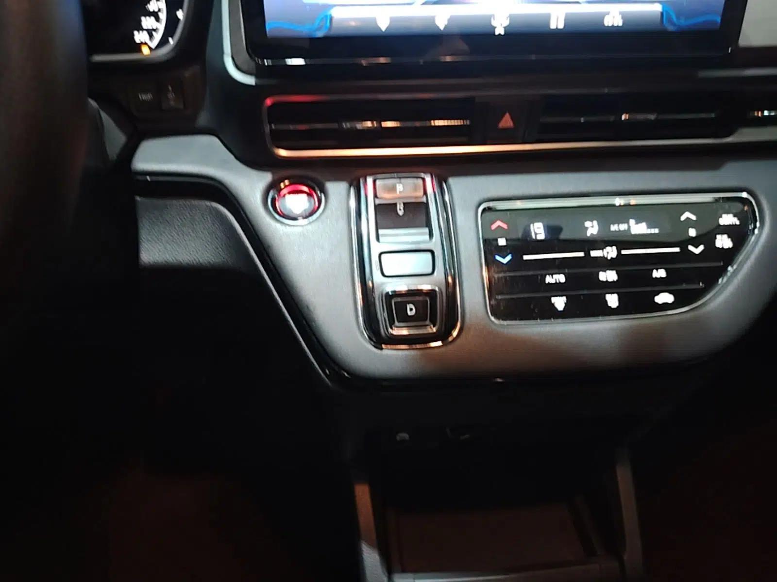 Honda Odyssey 2024 2.0L eHEV Sharp & Enjoy Edition — миниатюра 16