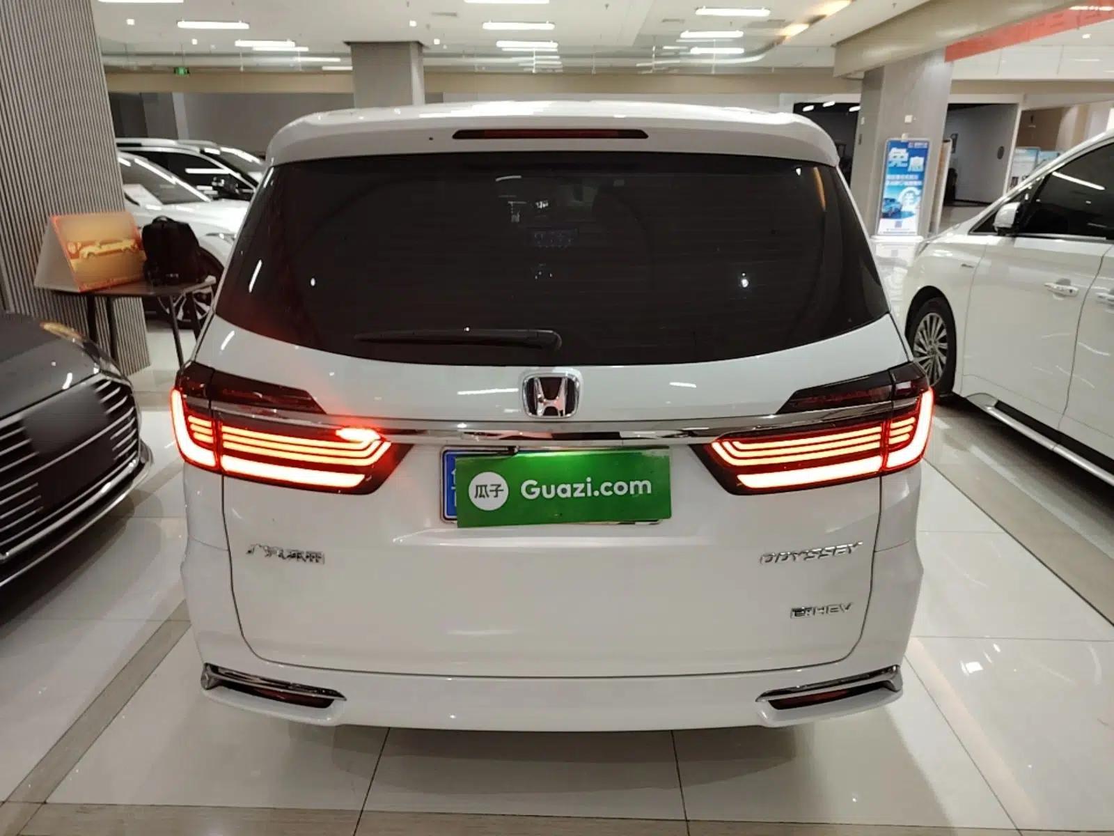 Honda Odyssey 2024 2.0L eHEV Sharp & Enjoy Edition — миниатюра 5