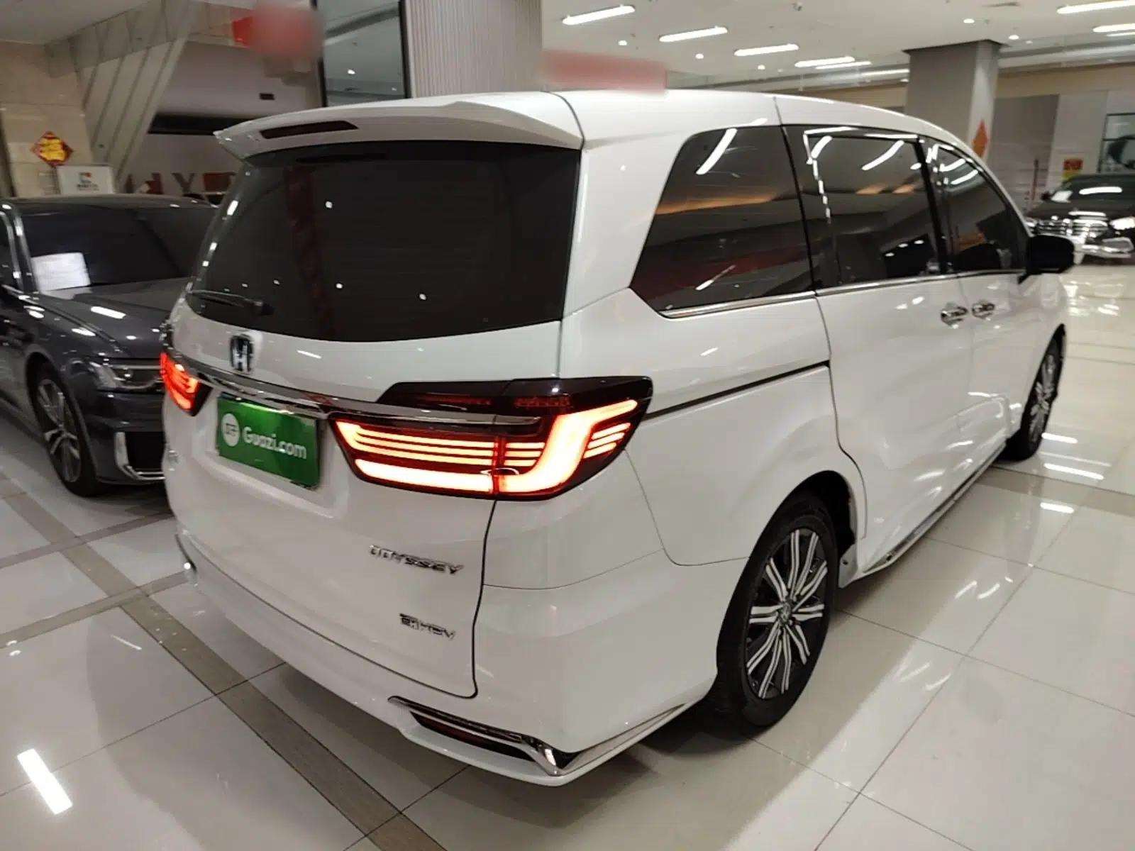 Honda Odyssey 2024 2.0L eHEV Sharp & Enjoy Edition — миниатюра 6
