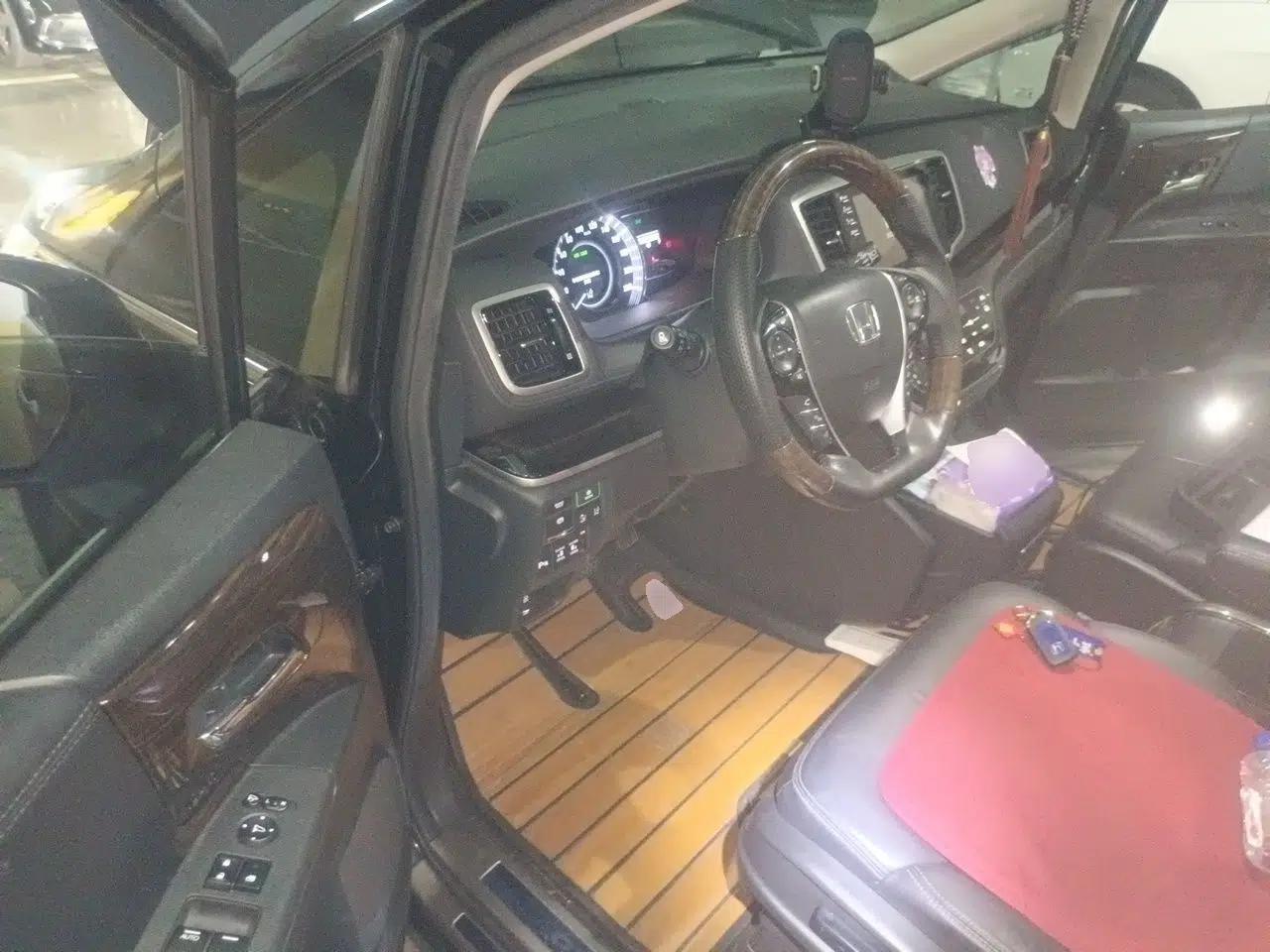 Honda Odyssey 2021 2.0L Rui·Luxury Edition — миниатюра 16