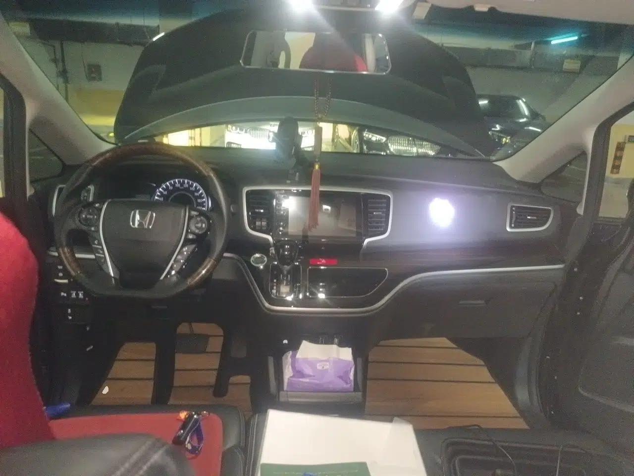 Honda Odyssey 2021 2.0L Rui·Luxury Edition — миниатюра 9