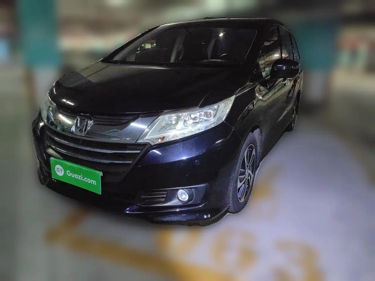 Honda Odyssey 2015 2.4L Supreme Edition — миниатюра 1