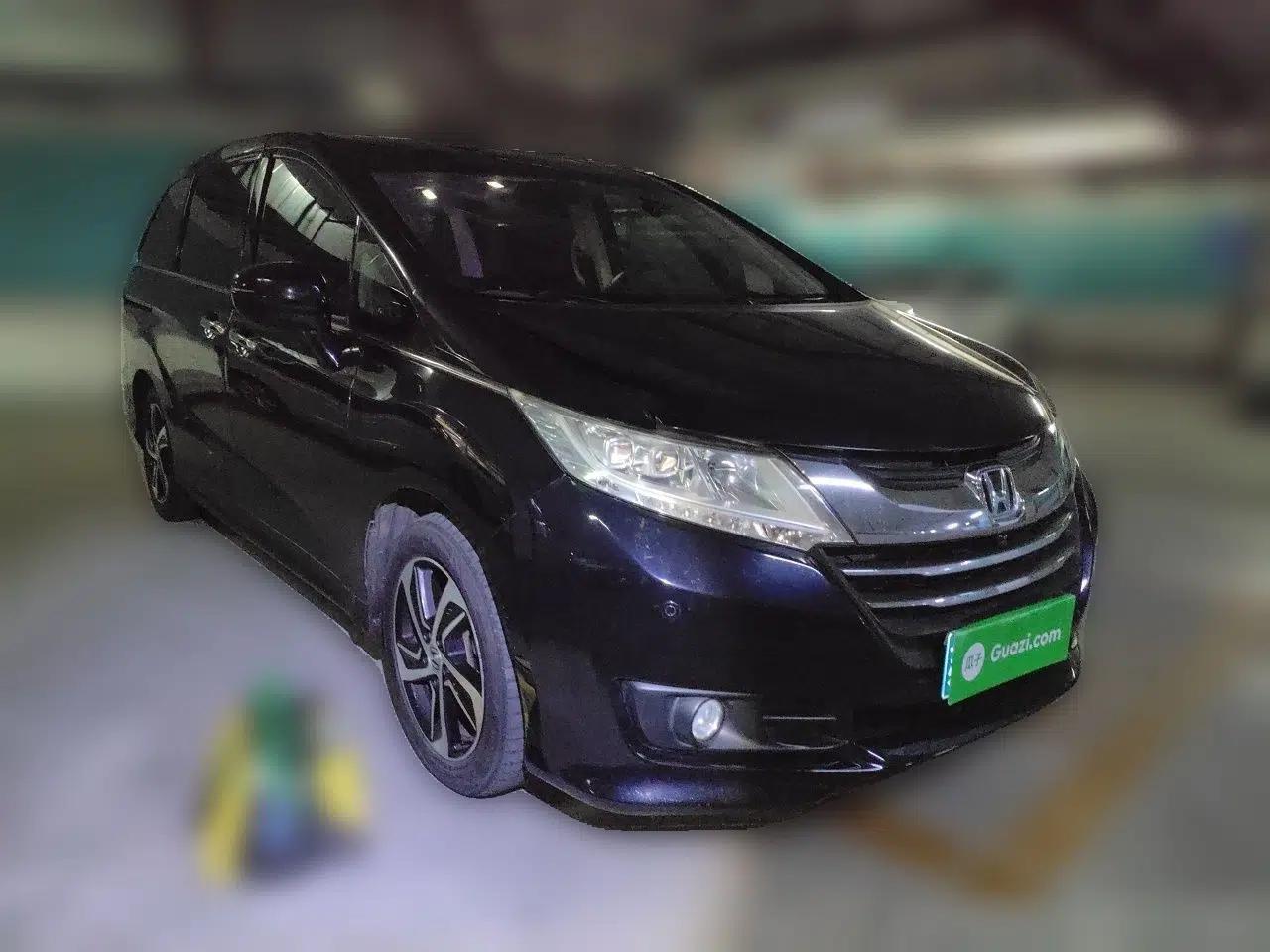 Honda Odyssey 2015 2.4L Supreme Edition — миниатюра 3
