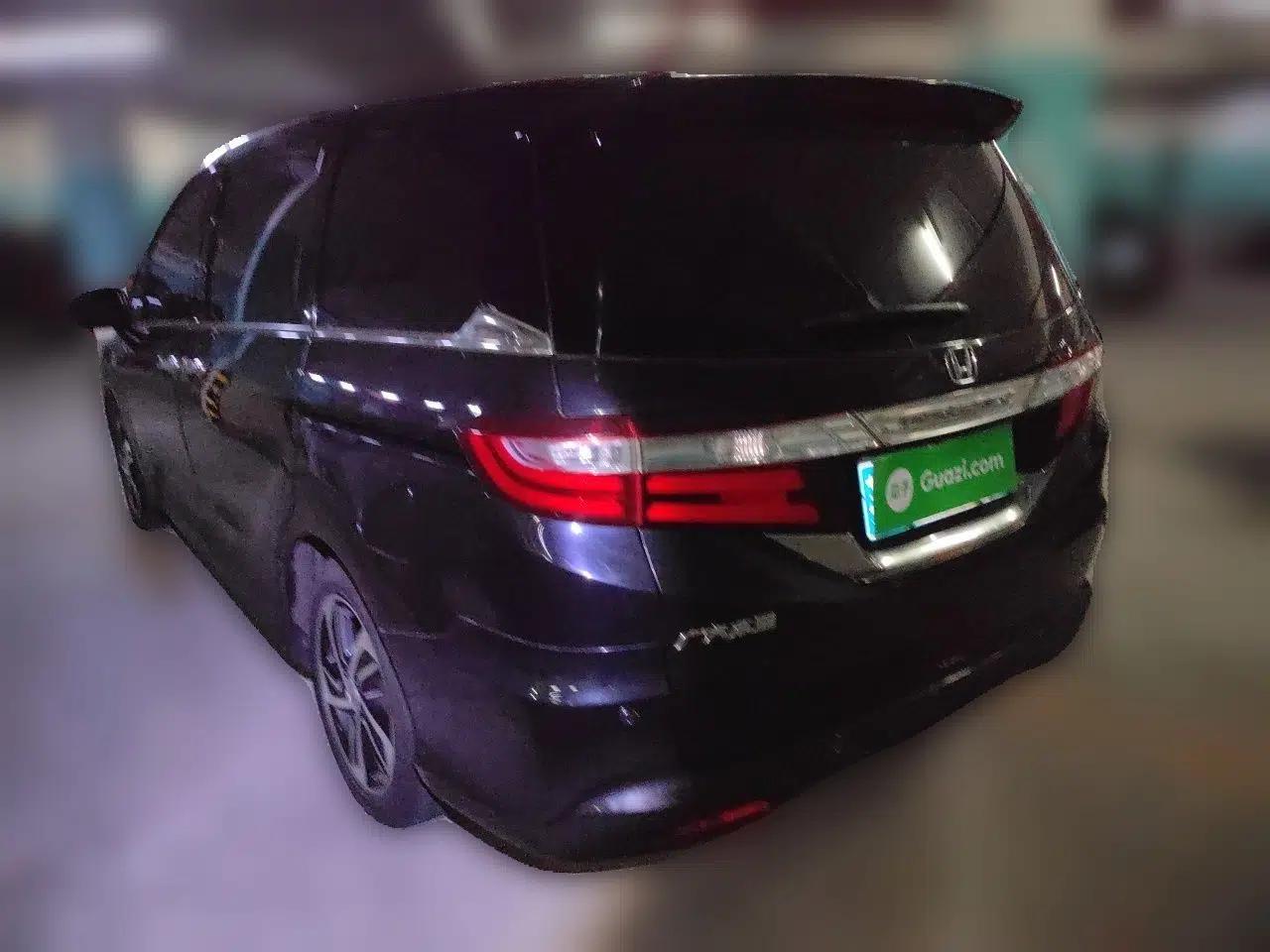 Honda Odyssey 2015 2.4L Supreme Edition — миниатюра 4
