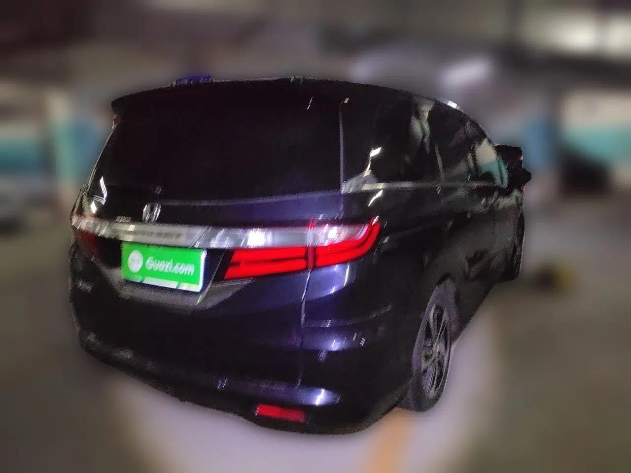 Honda Odyssey 2015 2.4L Supreme Edition — миниатюра 6