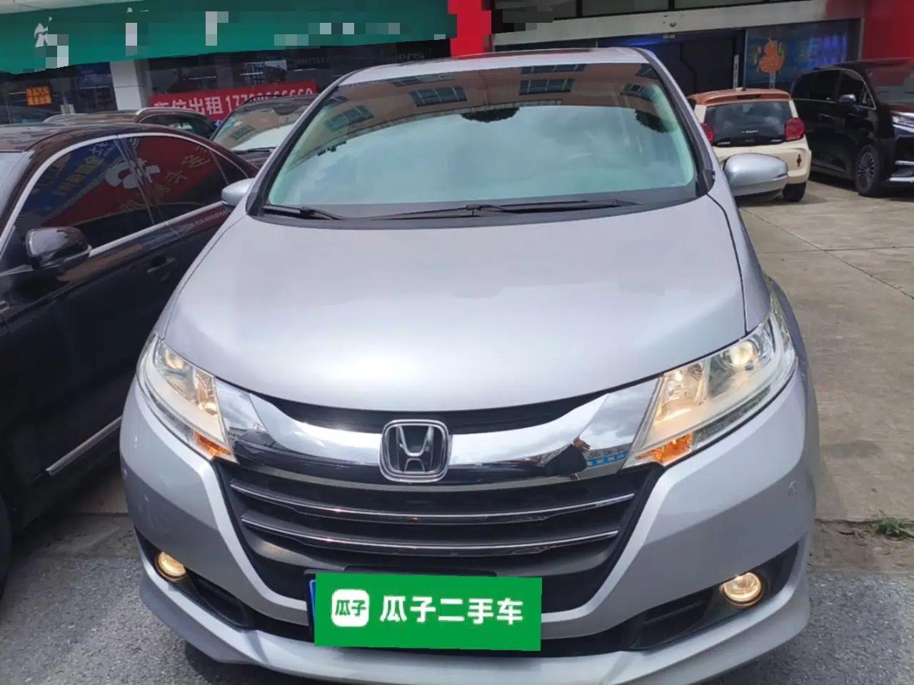 Honda Odyssey 2015 Revised 2.4L Luxury Edition — миниатюра 2