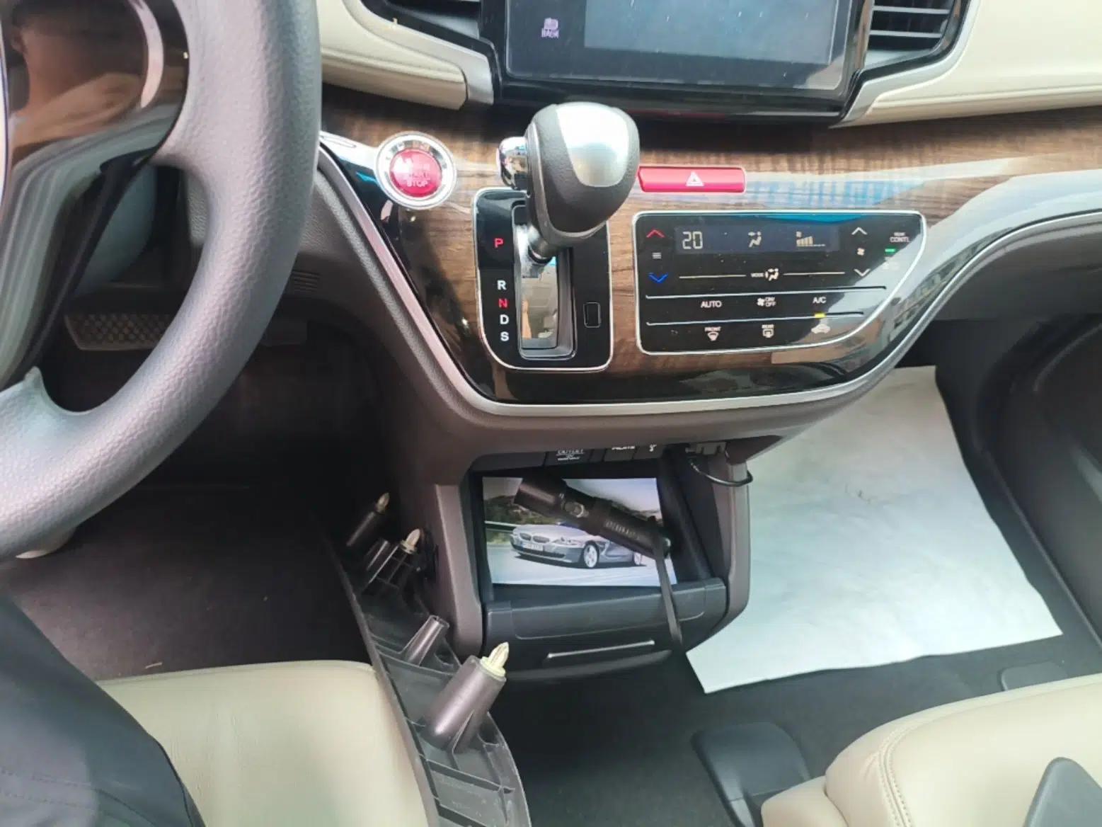 Honda Odyssey 2015 Revised 2.4L Luxury Edition — миниатюра 16