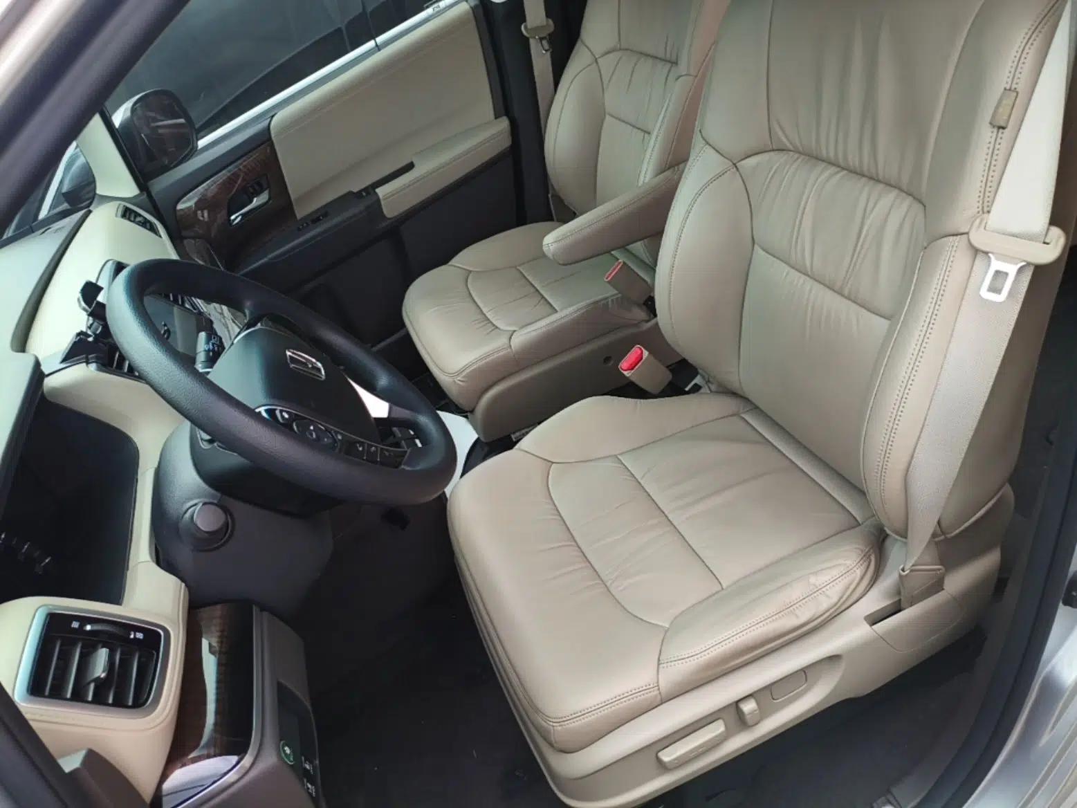 Honda Odyssey 2015 Revised 2.4L Luxury Edition — миниатюра 17