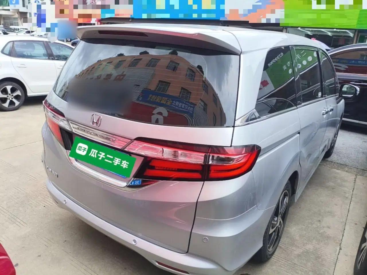 Honda Odyssey 2015 Revised 2.4L Luxury Edition — миниатюра 6