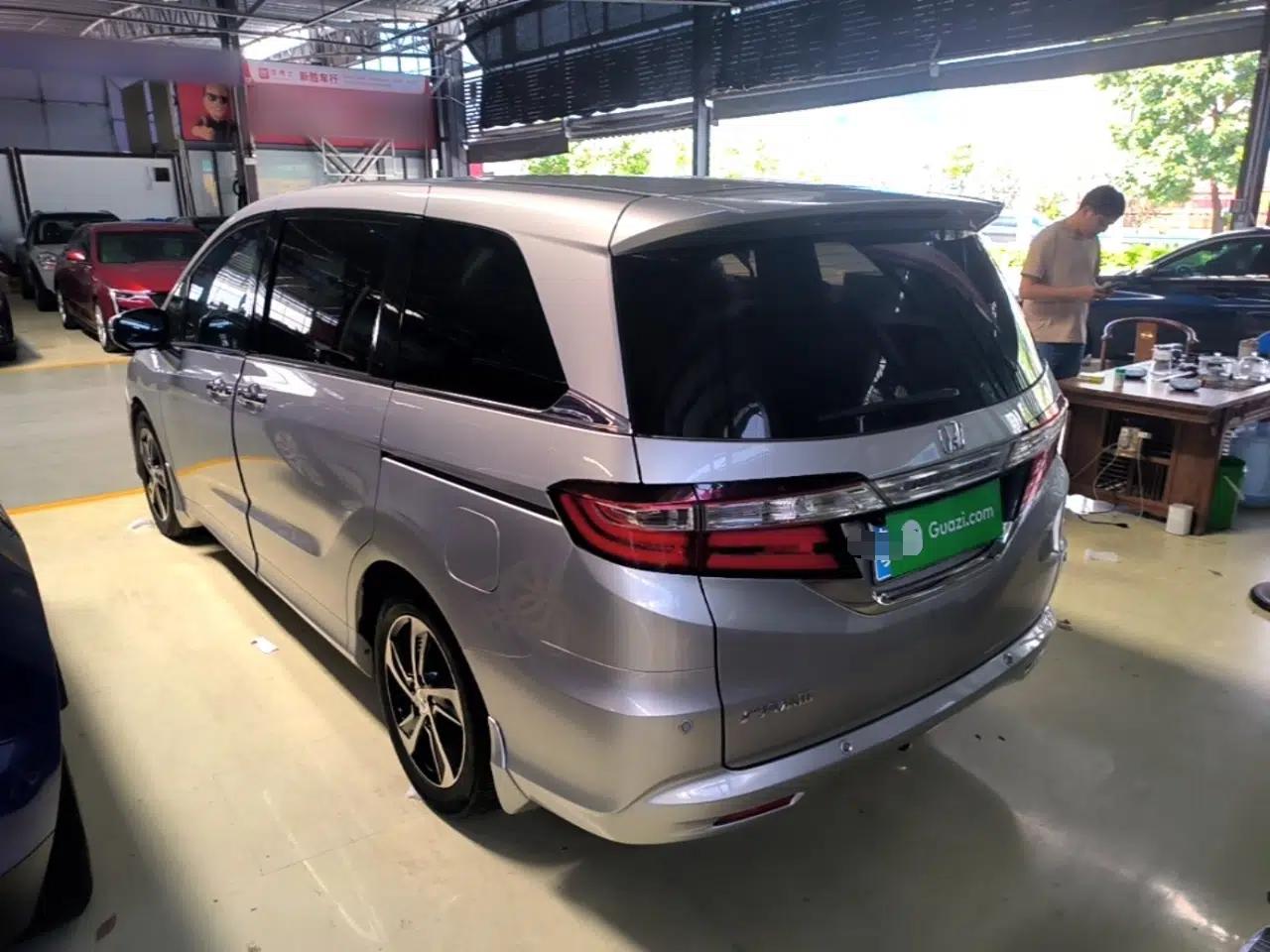 Honda Odyssey 2015 2.4L Smart Edition — миниатюра 4