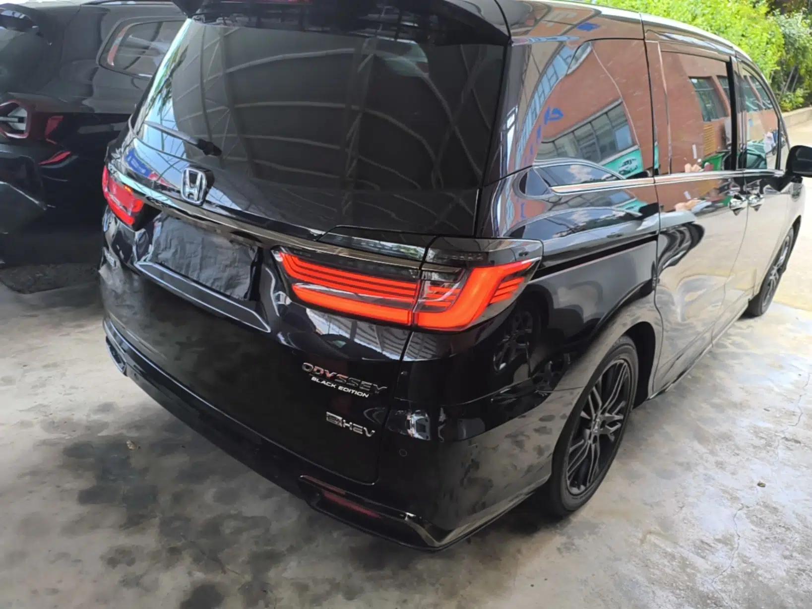 Honda Odyssey 2024 2.0L eHEV Sharp·Luxury Edition — миниатюра 6