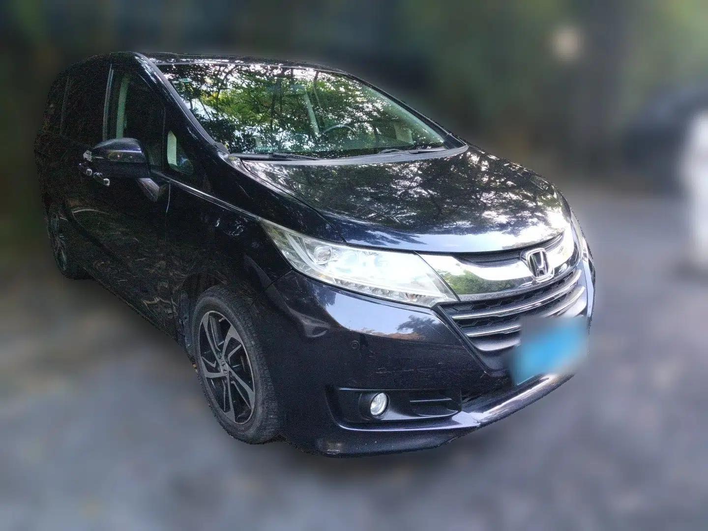 Honda Odyssey 2015 2.4L Smart Edition — миниатюра 3
