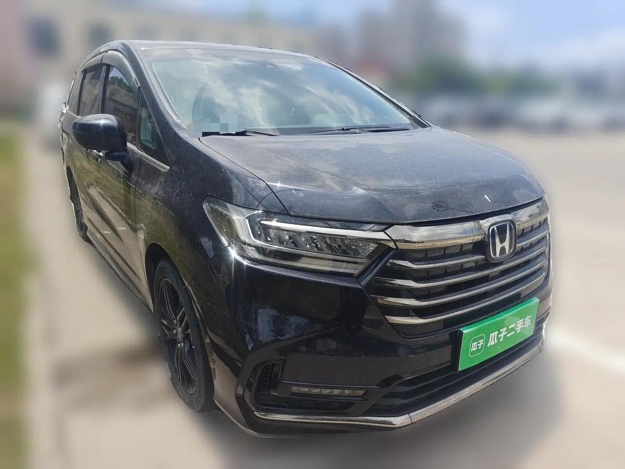 Honda Odyssey 2022 2.0L eHEV Sharp·Luxury Edition — миниатюра 3