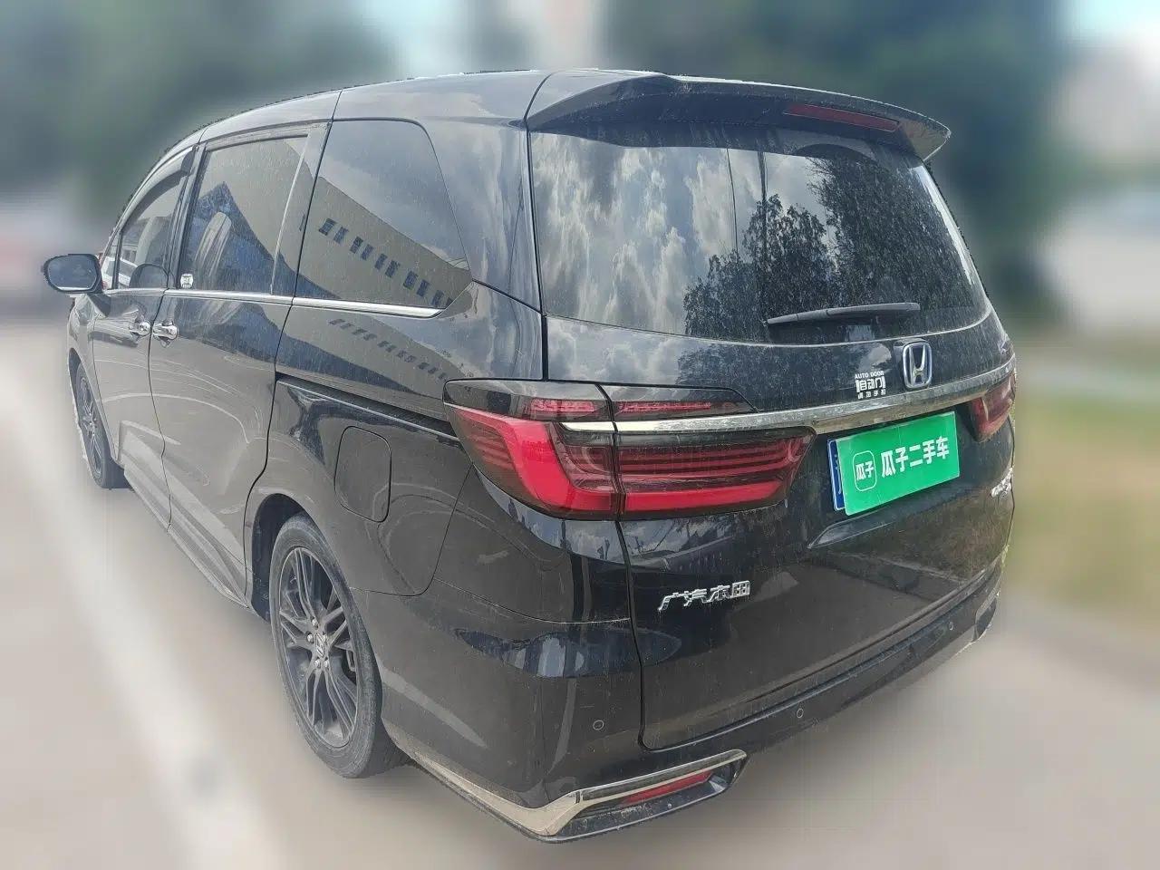 Honda Odyssey 2022 2.0L eHEV Sharp·Luxury Edition — миниатюра 4
