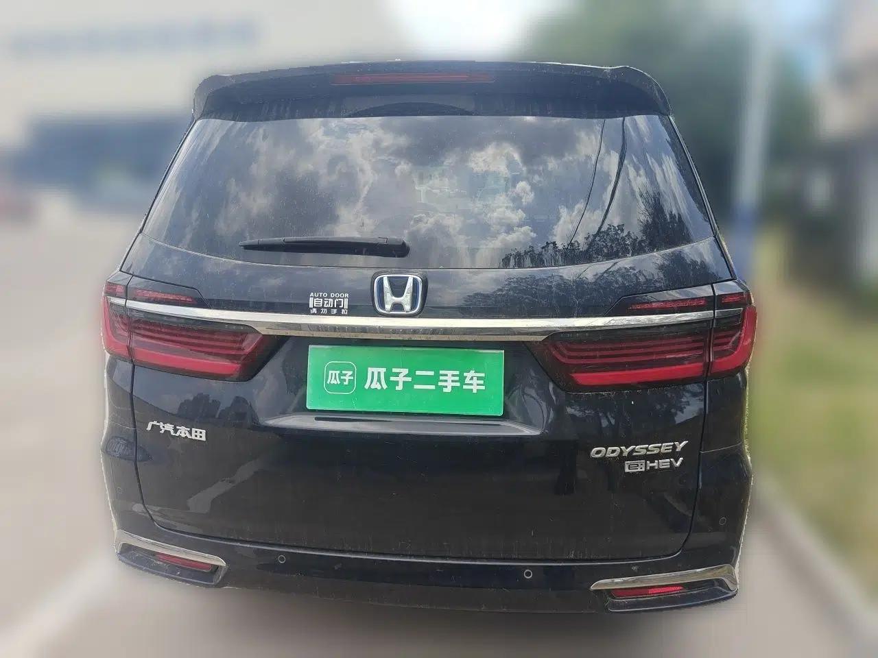 Honda Odyssey 2022 2.0L eHEV Sharp·Luxury Edition — миниатюра 5