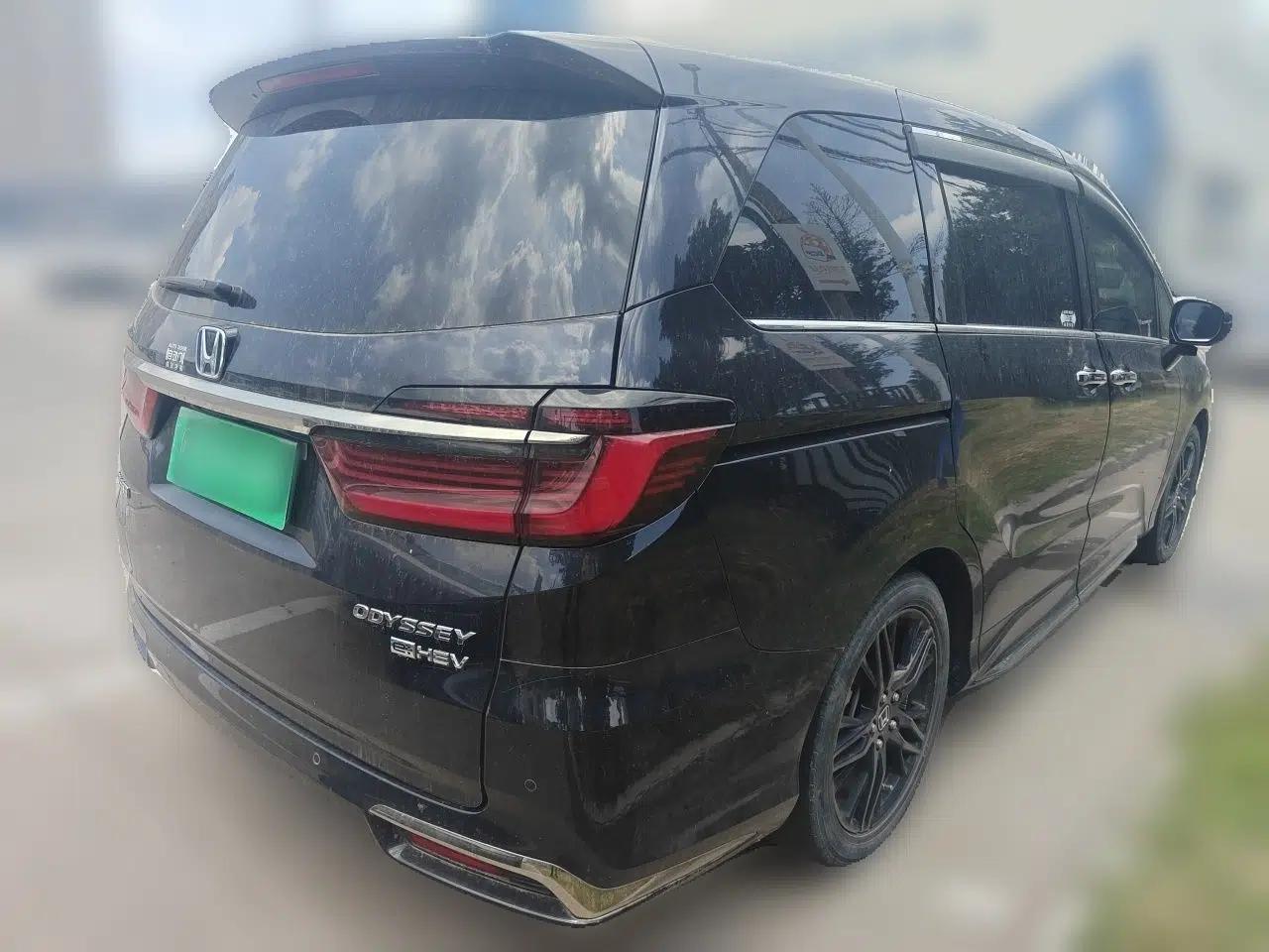 Honda Odyssey 2022 2.0L eHEV Sharp·Luxury Edition — миниатюра 6