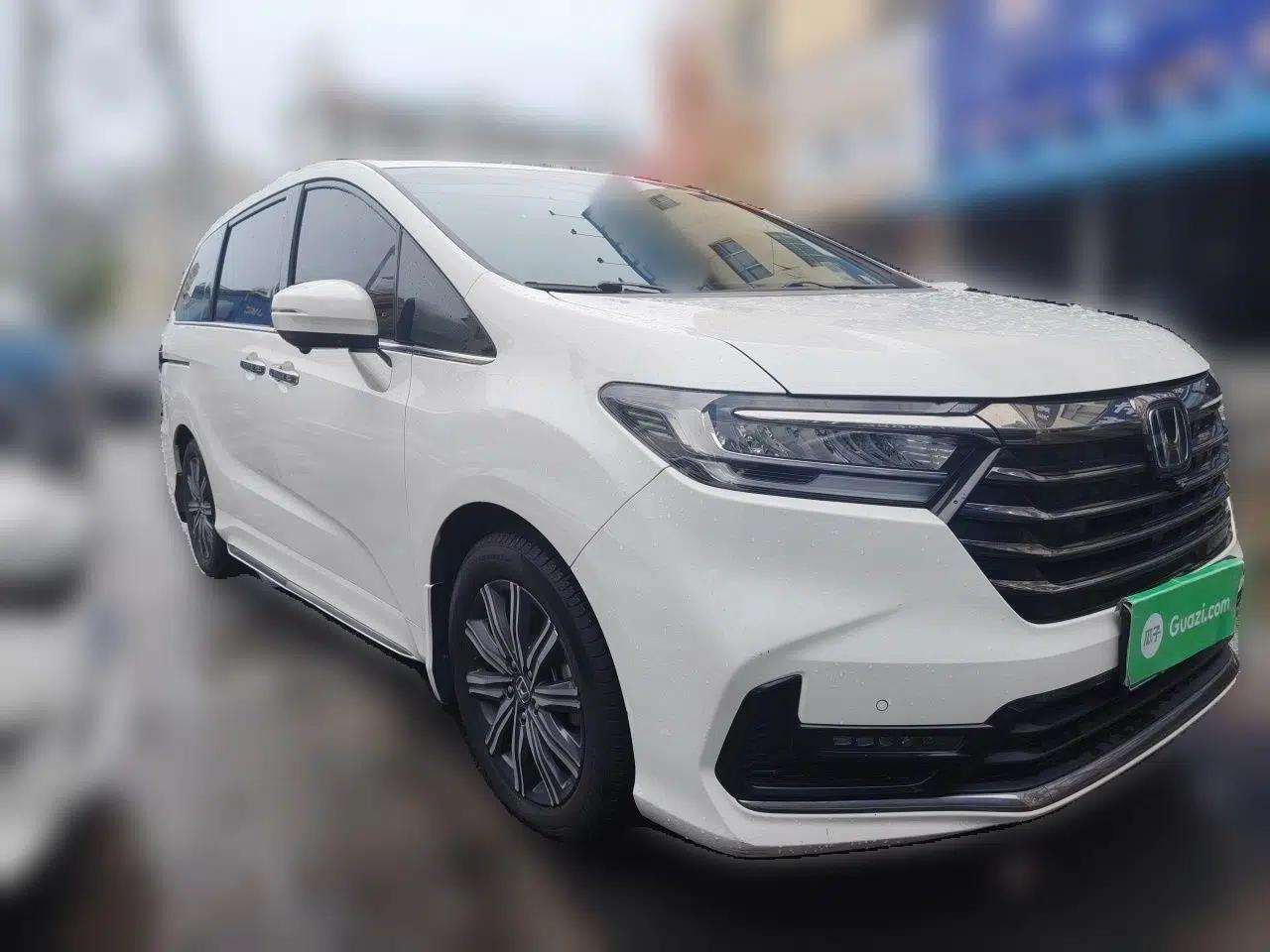 Honda Odyssey 2022 2.0L eHEV Sharp Enjoyment Edition — миниатюра 3