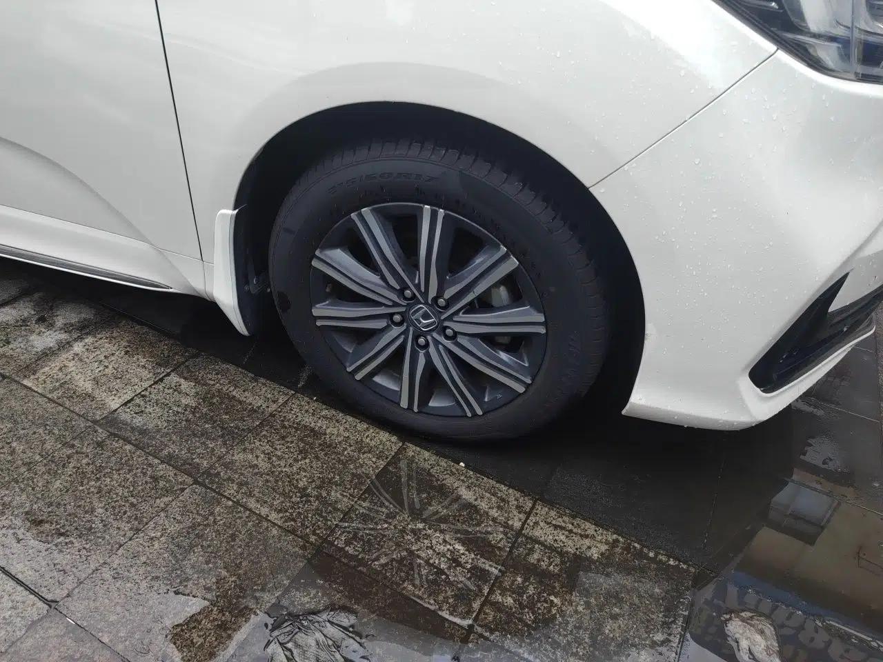 Honda Odyssey 2022 2.0L eHEV Sharp Enjoyment Edition — миниатюра 8