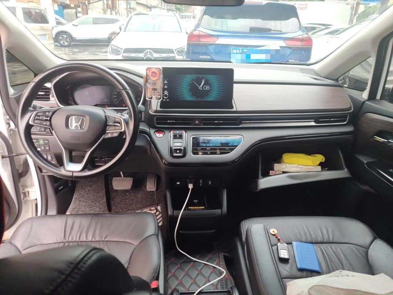 Honda Odyssey 2022 2.0L eHEV Sharp Enjoyment Edition — миниатюра 9