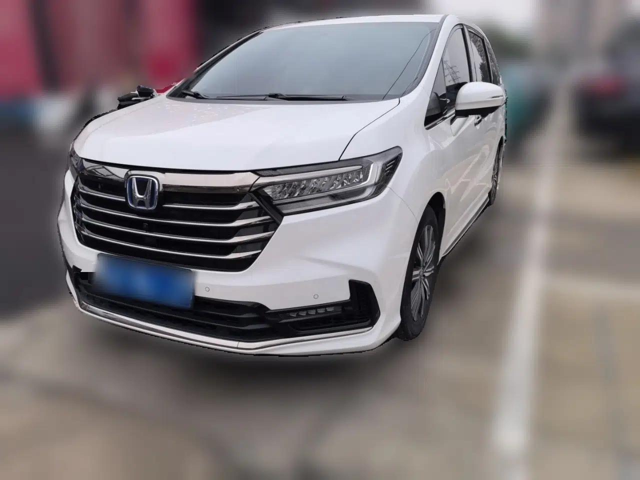 Honda Odyssey 2024 2.0L eHEV Sharp & Enjoy Edition — миниатюра 1
