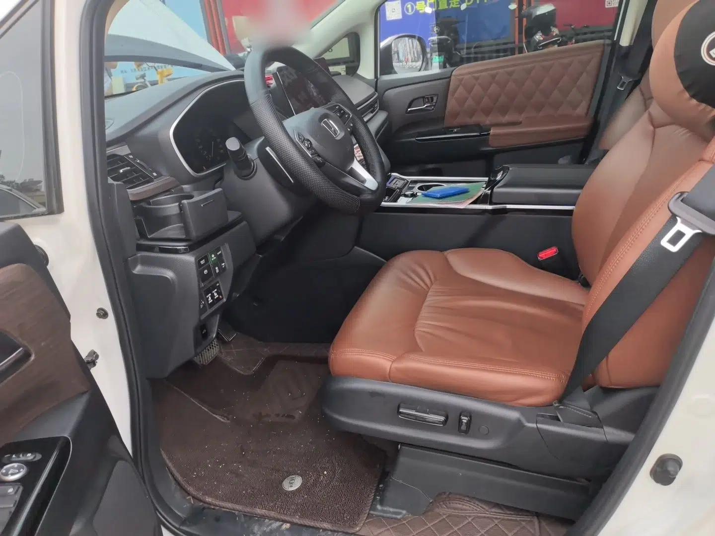 Honda Odyssey 2024 2.0L eHEV Sharp & Enjoy Edition — миниатюра 15
