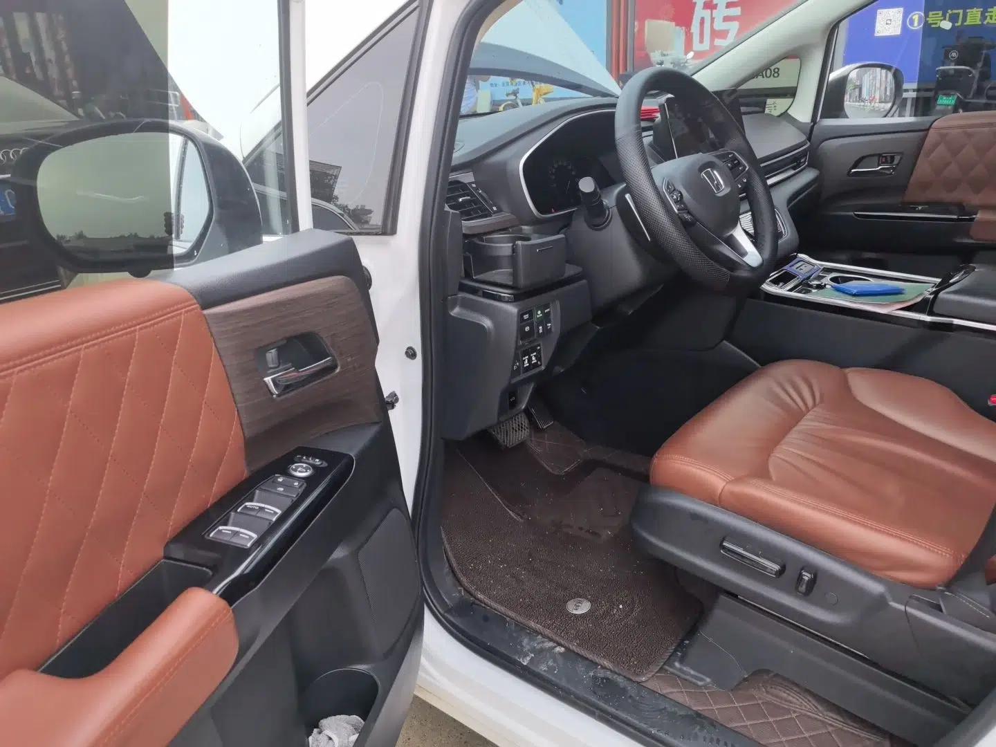 Honda Odyssey 2024 2.0L eHEV Sharp & Enjoy Edition — миниатюра 16
