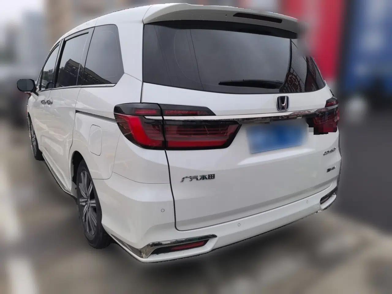 Honda Odyssey 2024 2.0L eHEV Sharp & Enjoy Edition — миниатюра 4