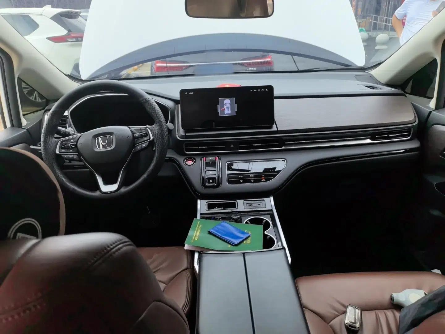 Honda Odyssey 2024 2.0L eHEV Sharp & Enjoy Edition — миниатюра 9