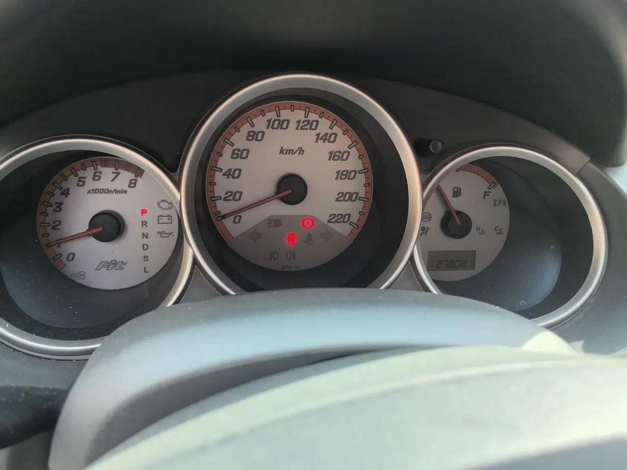 Honda Fit 2004 1.5L CVT — миниатюра 11