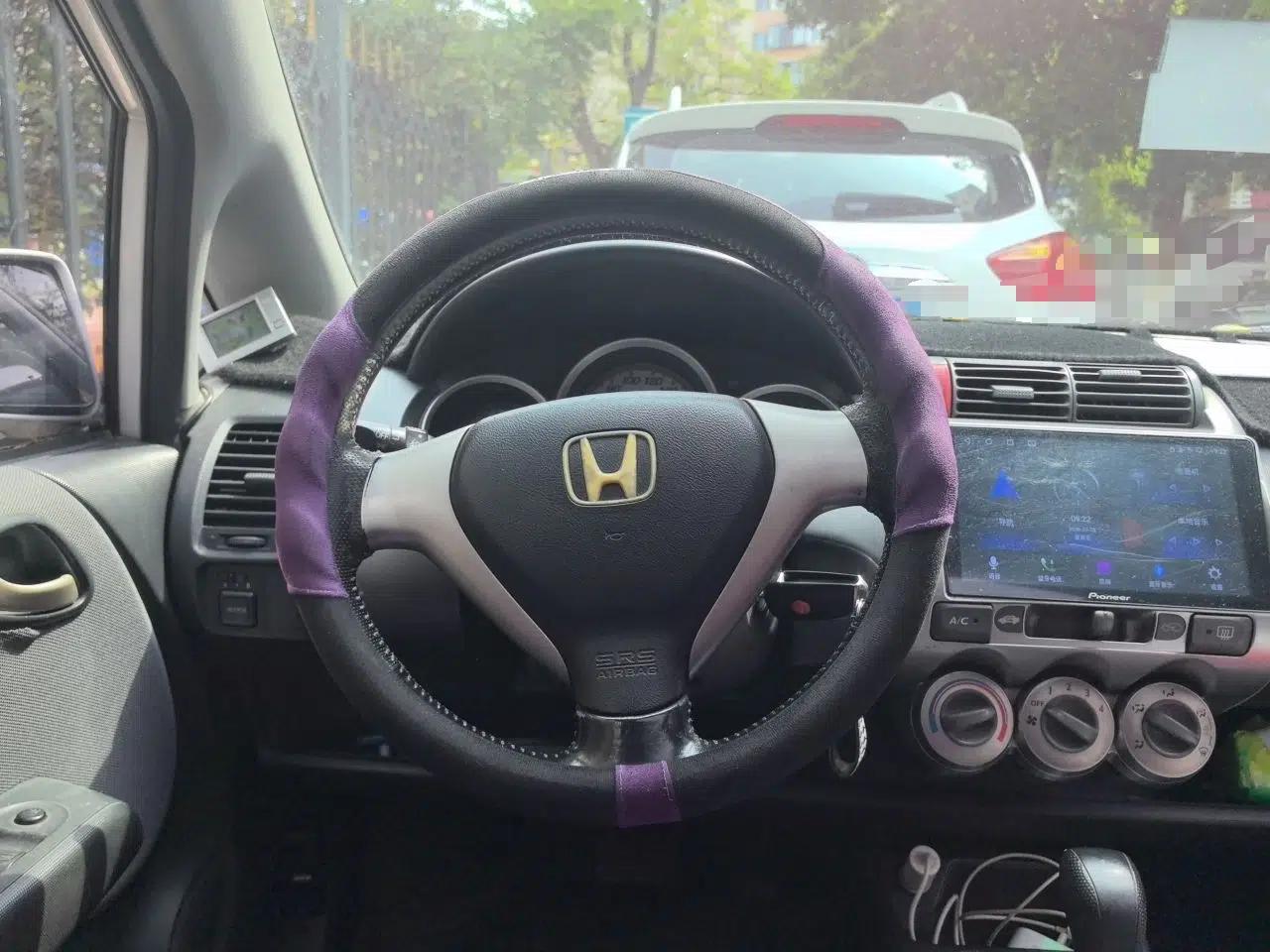 Honda Fit 2004 1.5L CVT — миниатюра 10
