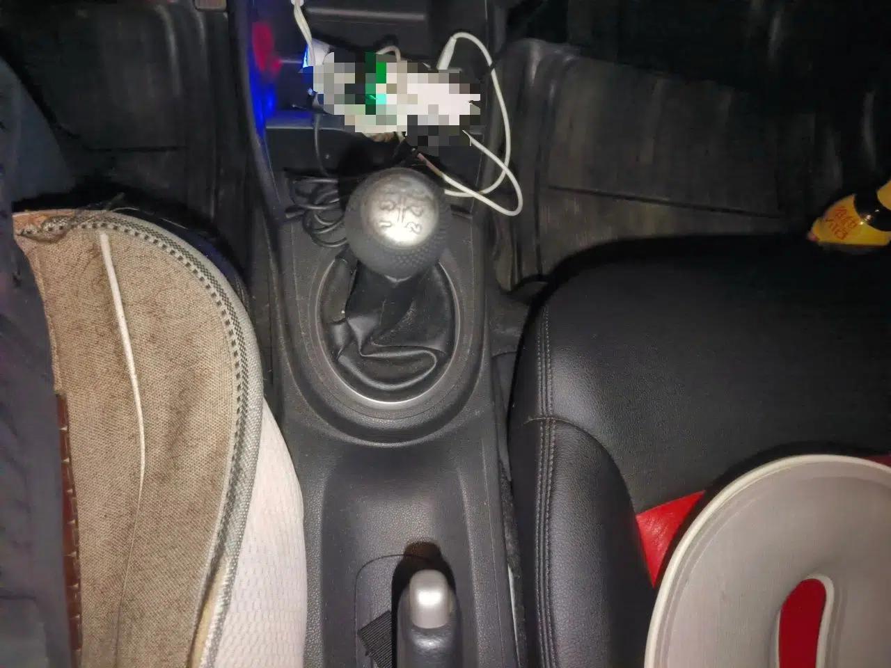 Honda Fit 2011 1.3L manual Comfort version — миниатюра 14