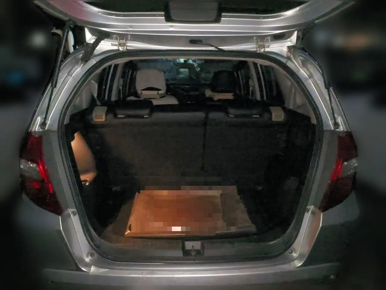 Honda Fit 2011 1.3L manual Comfort version — миниатюра 19