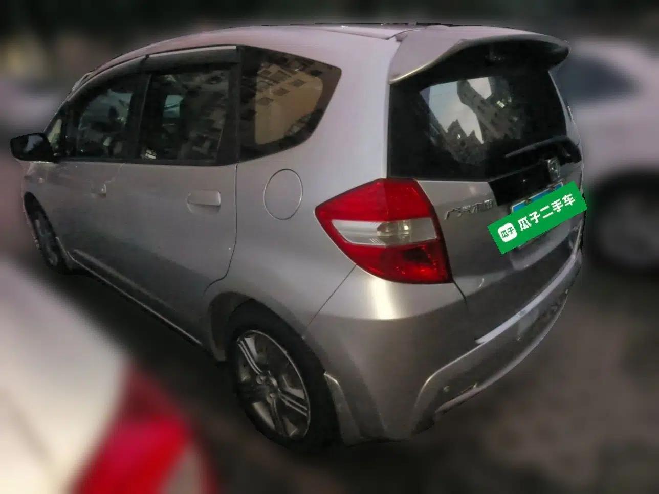 Honda Fit 2011 1.3L manual Comfort version — миниатюра 4