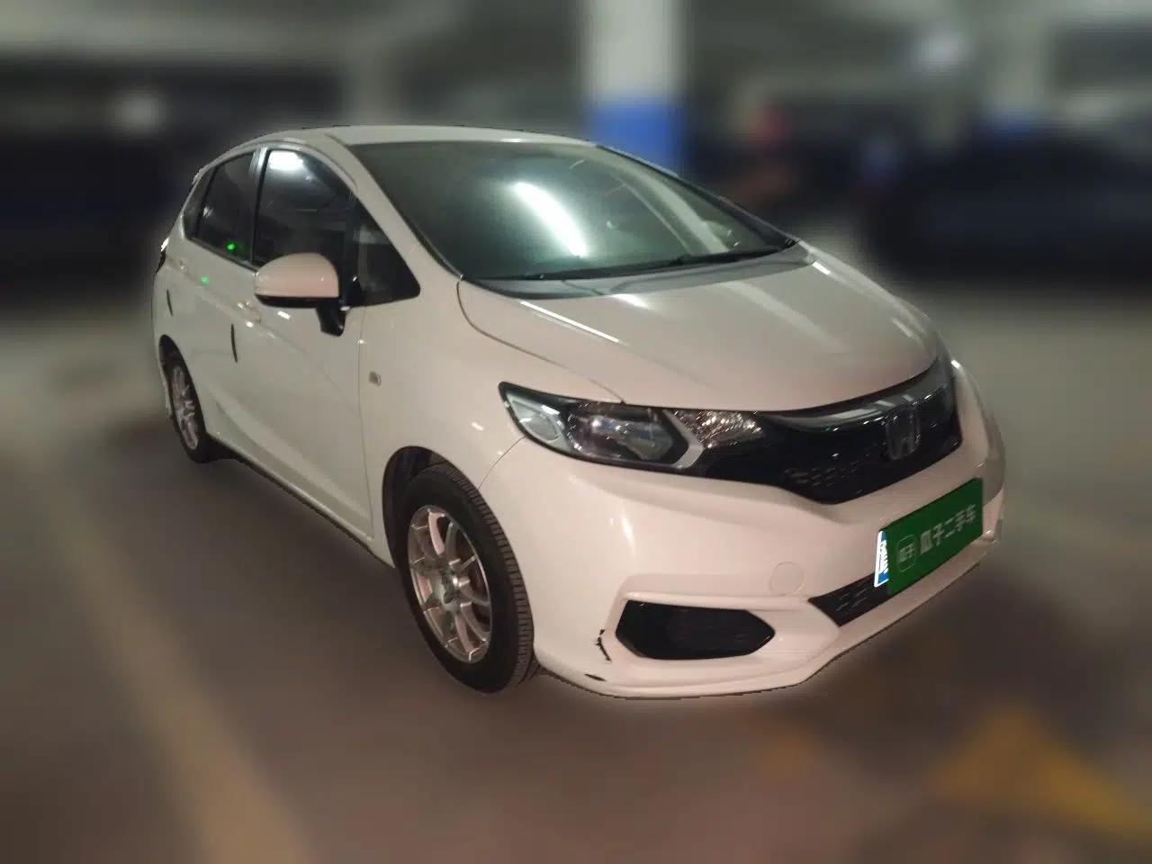 Honda Fit 2018 1.5L CVT Comfort Version — миниатюра 3