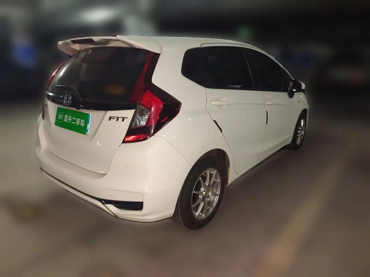Honda Fit 2018 1.5L CVT Comfort Version — миниатюра 6