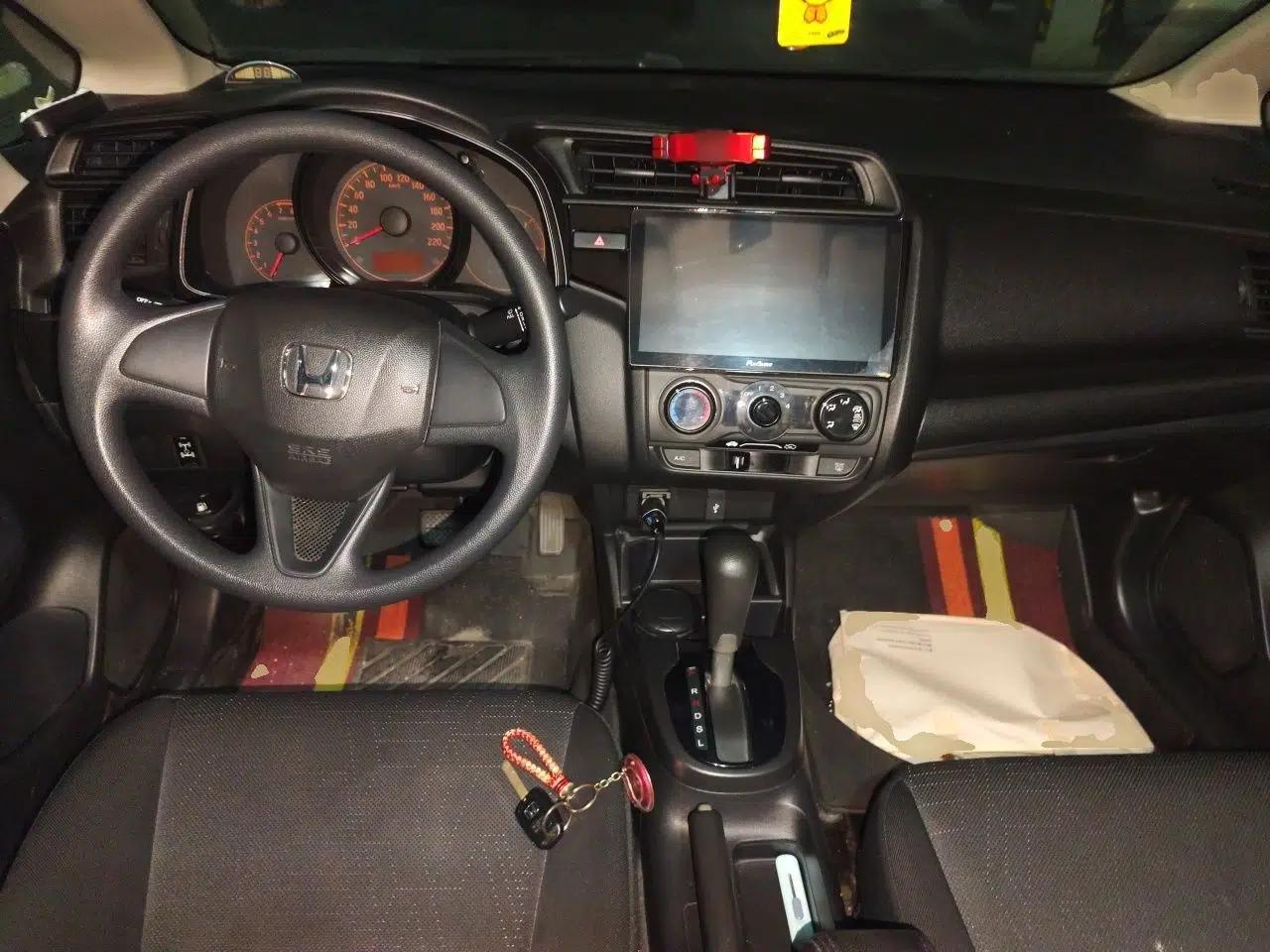 Honda Fit 2018 1.5L CVT Comfort Version — миниатюра 9
