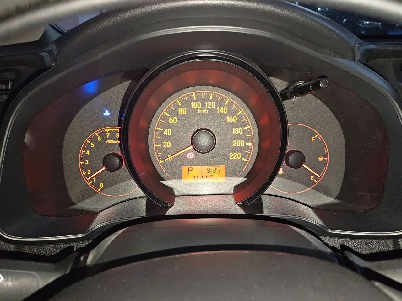 Honda Fit 2014 1.5L LX CVT Comfort Model — миниатюра 11