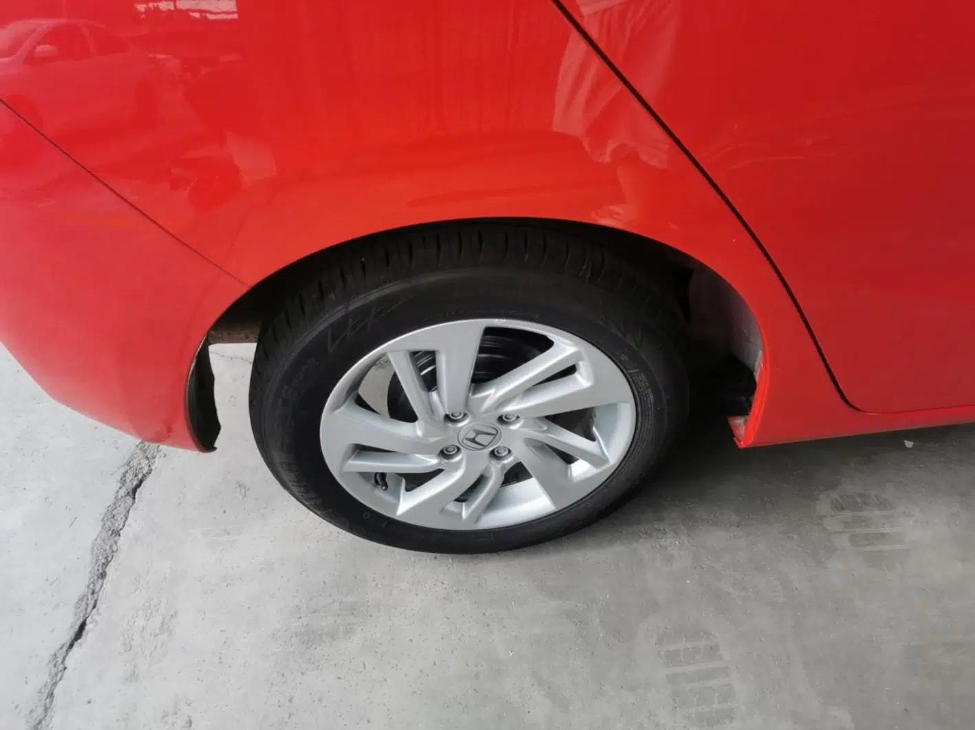 Honda Fit 2016 1.5L LX Manual Comfort Model — миниатюра 11