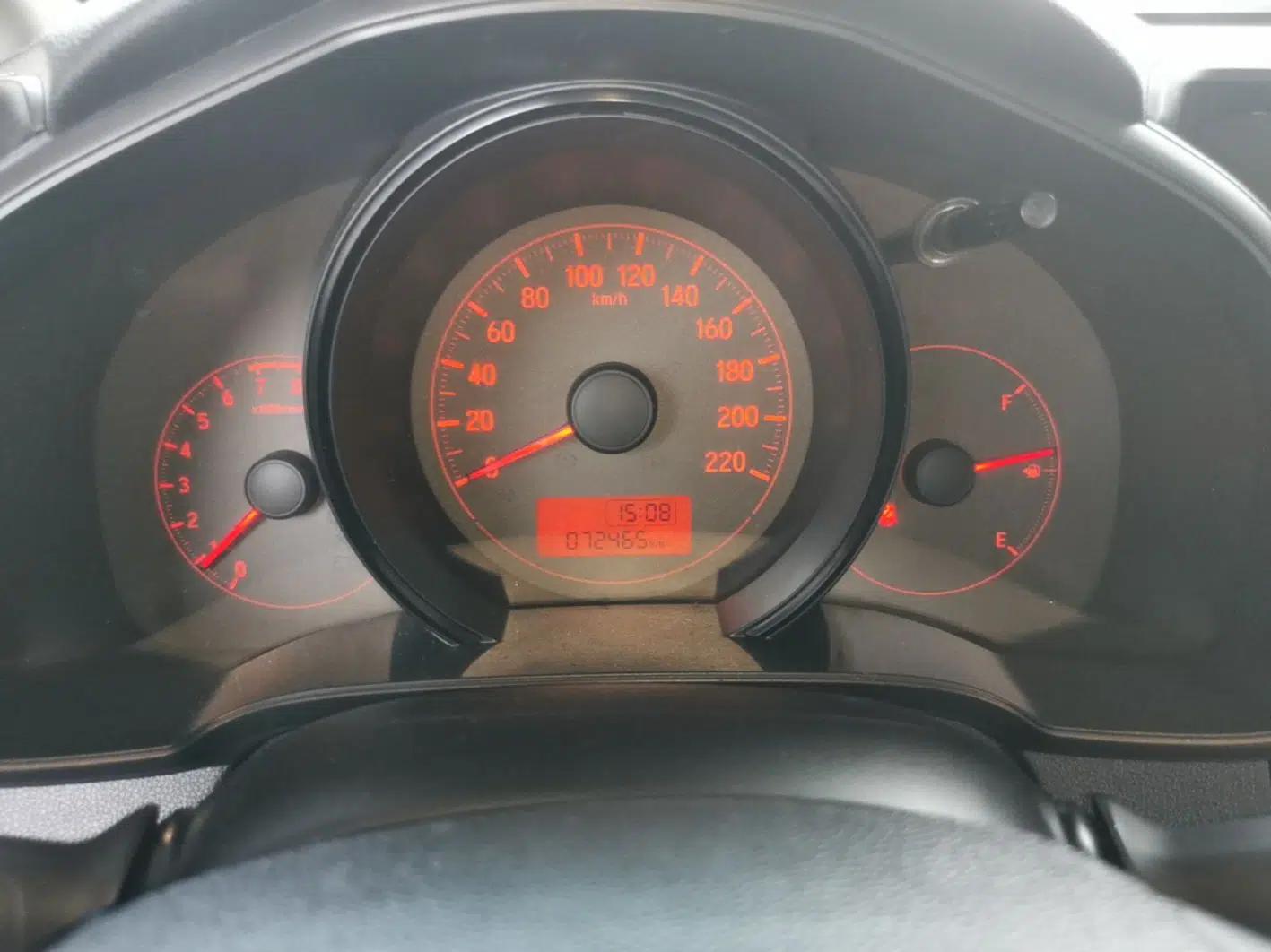 Honda Fit 2016 1.5L LX Manual Comfort Model — миниатюра 14