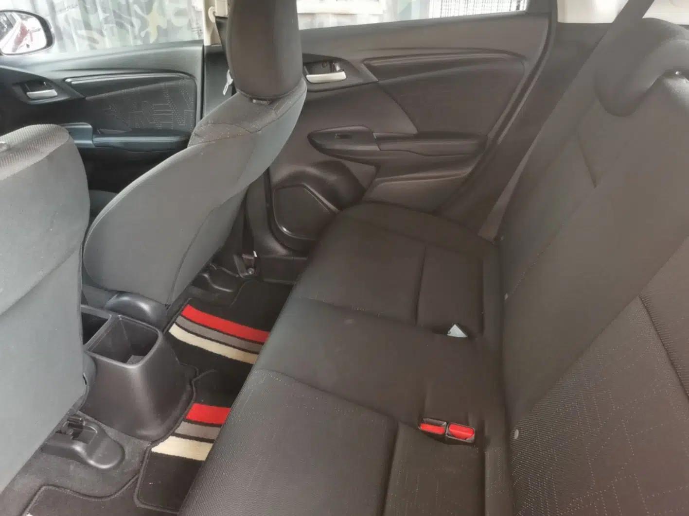 Honda Fit 2016 1.5L LX Manual Comfort Model — миниатюра 20