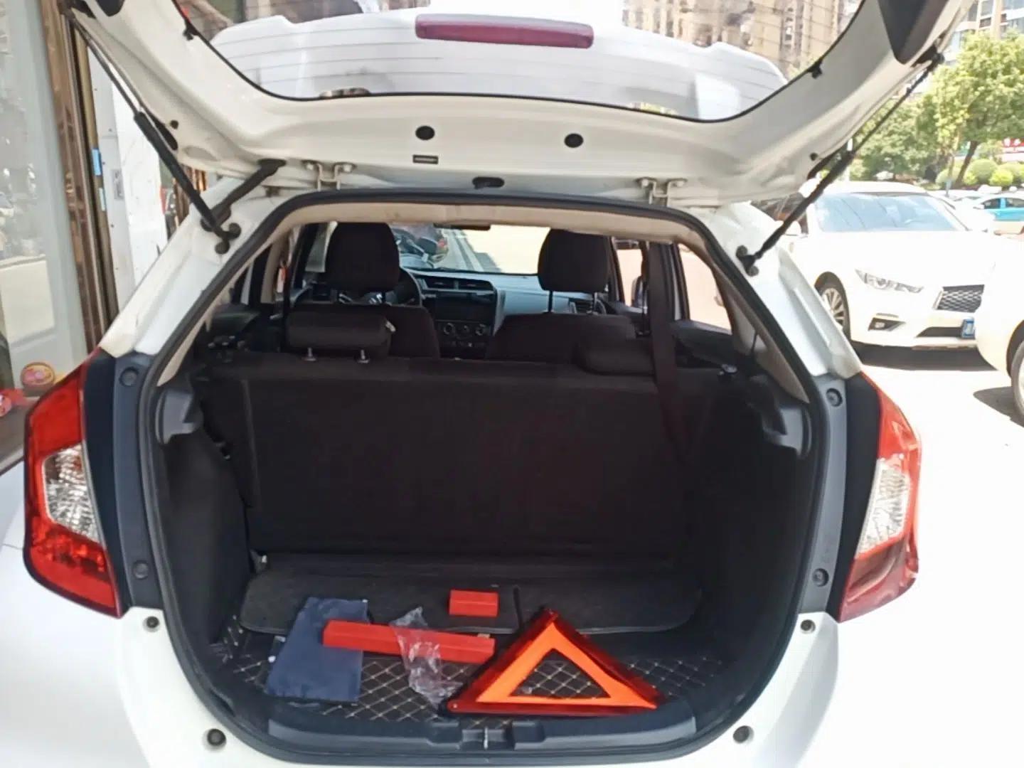 Honda Fit 2018 1.5L CVT Comfort Version — миниатюра 22
