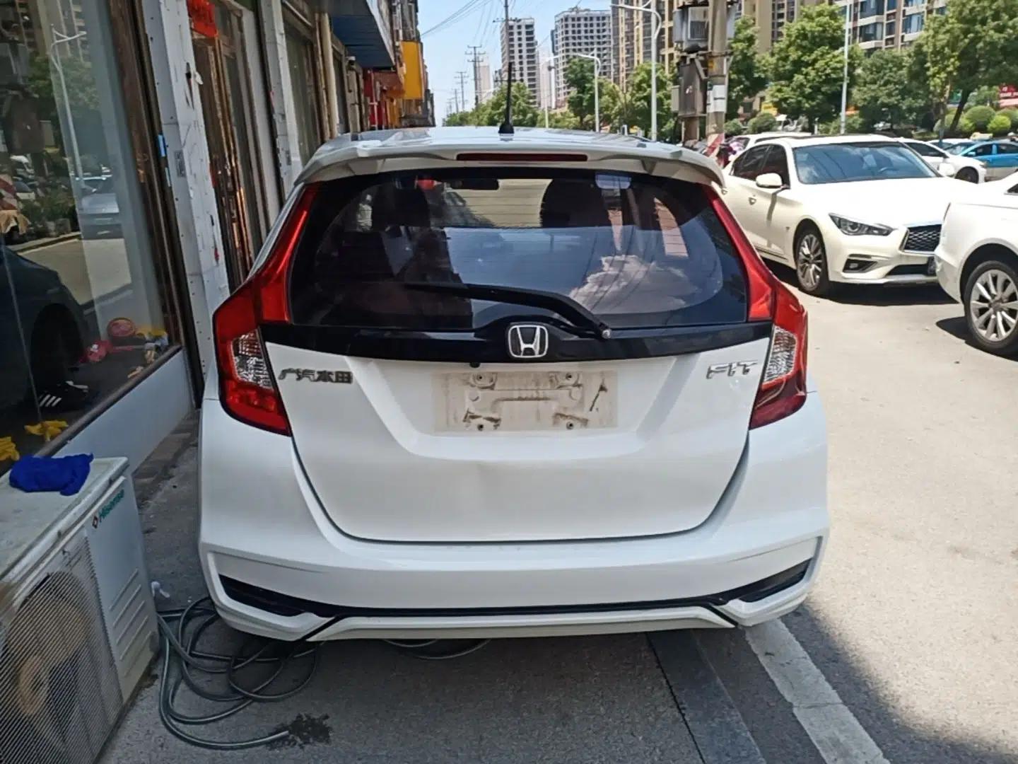 Honda Fit 2018 1.5L CVT Comfort Version — миниатюра 5