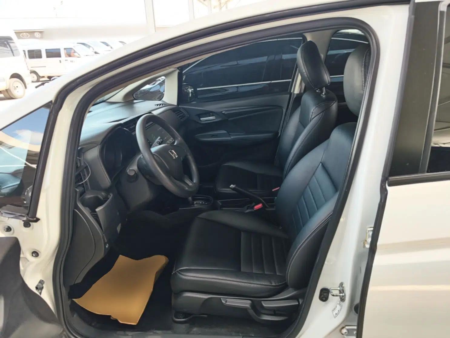 Honda Fit 2014 1.5L LX CVT Comfort Model — миниатюра 17